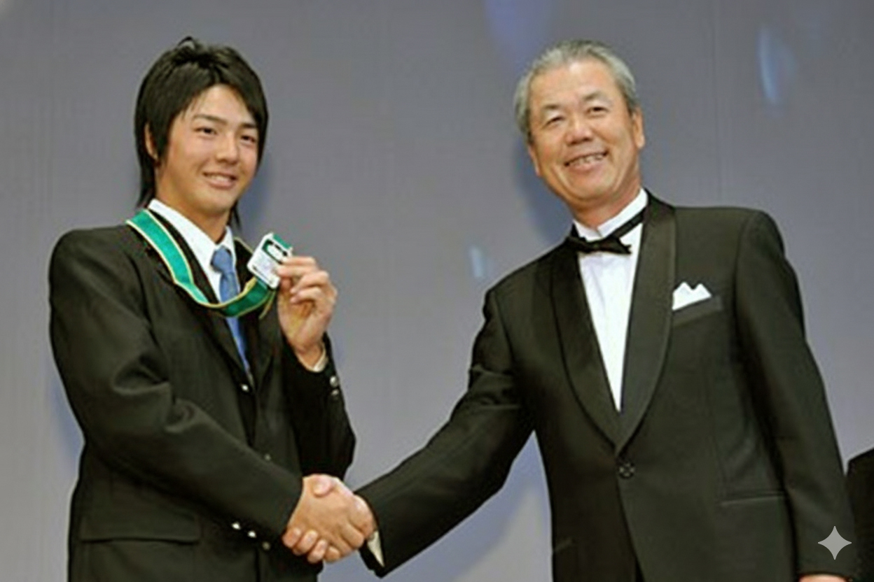 2007年度JGTO表彰式で石川遼をたたえる当時会長の島田幸作氏