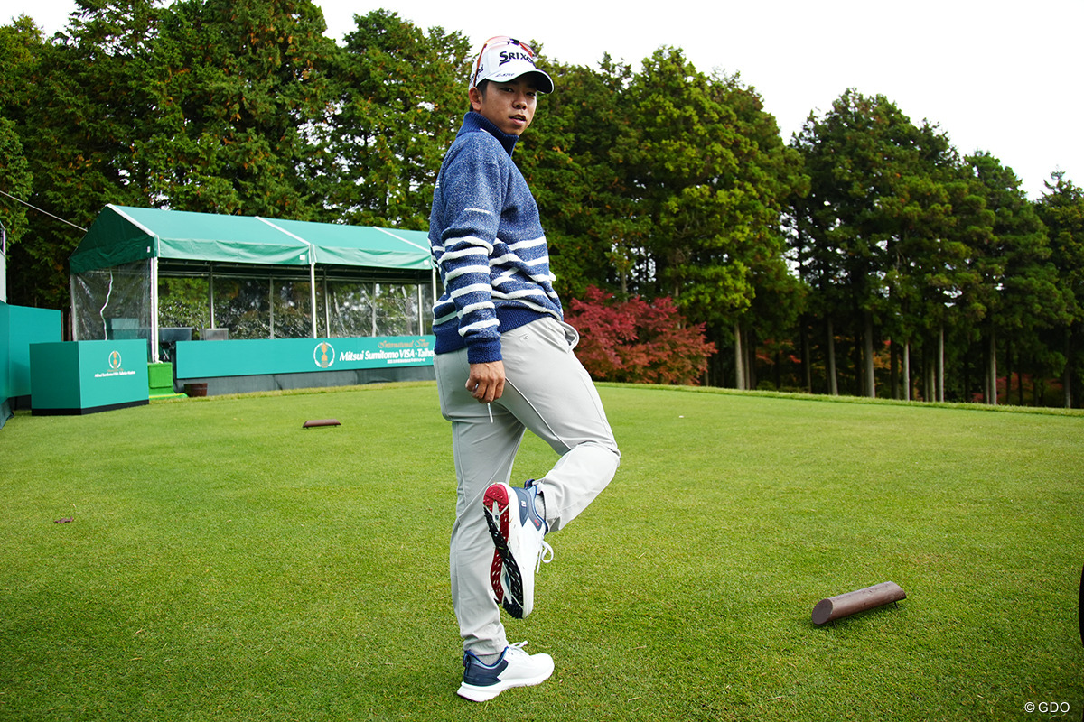 新作のソールのグリップ力を評価