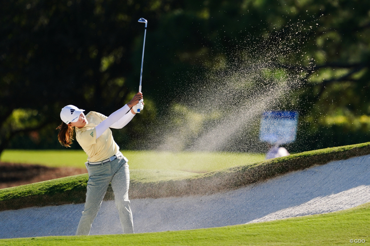 必死に我慢する場面も