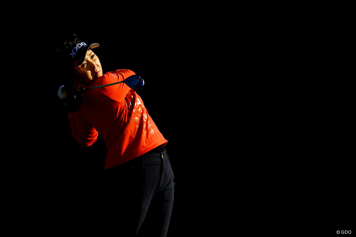 朝の光を浴びて 2025年 伊藤園レディスゴルフトーナメント 初日 青木瀬令奈