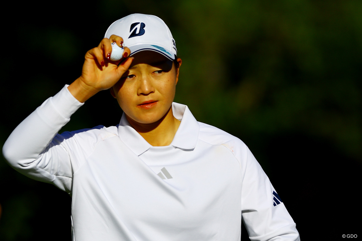 声援に応える 2025年 伊藤園レディスゴルフトーナメント 初日 佐藤心結