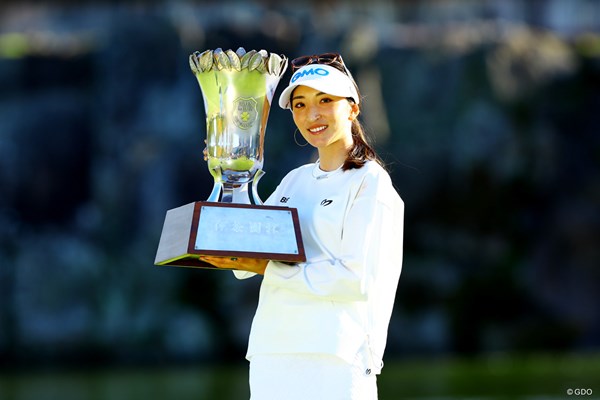 2025年 伊藤園レディスゴルフトーナメント 最終日 脇元華 プロ8年目で念願の初優勝を手にした