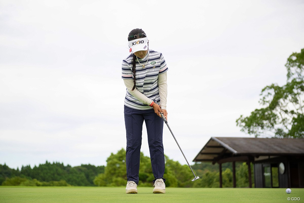 パットが上手い人の共通点は？「初速がゆっくり出て球の伸びがいい」【青木瀬令奈のThe Putting World#1】轢ｬ莉､螂・09Z 上体の力は抜いたまま