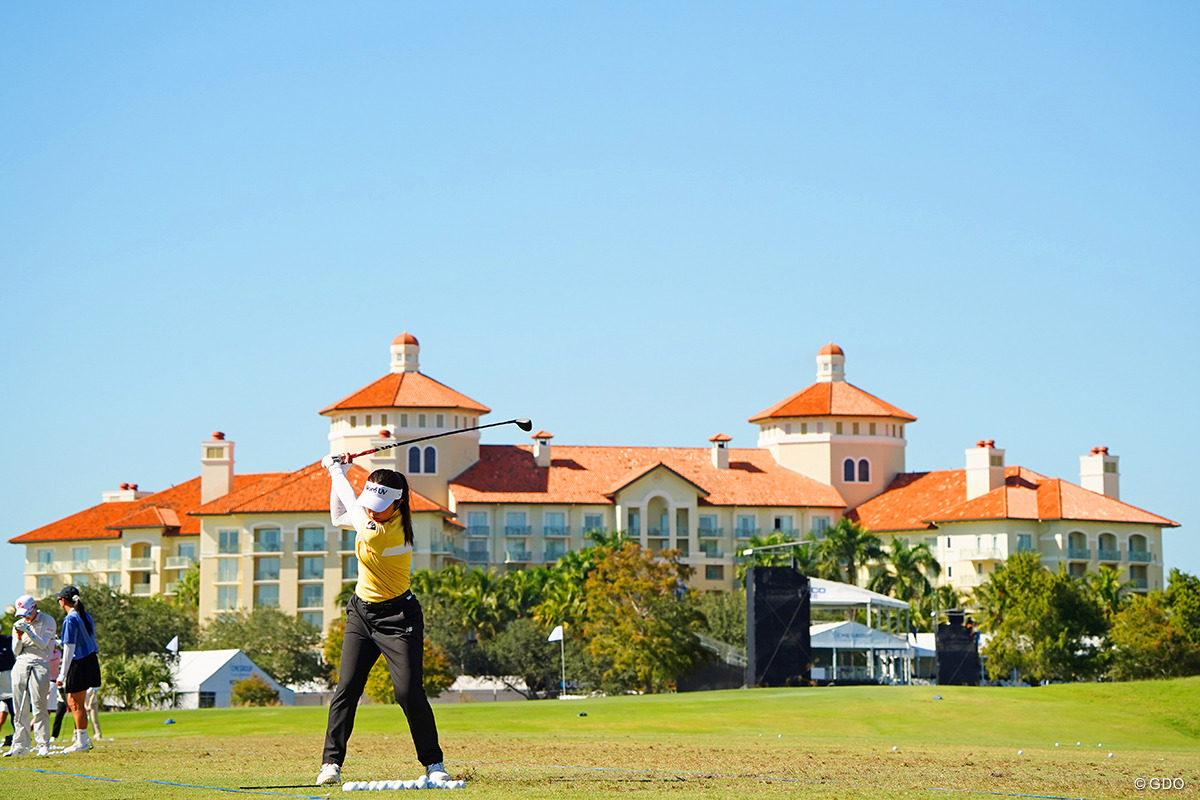 開幕前日は練習場で調整