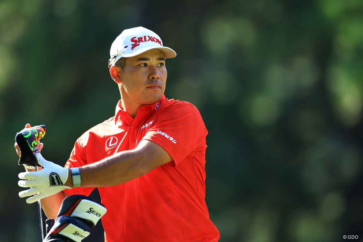 パターに持ち替えてっと