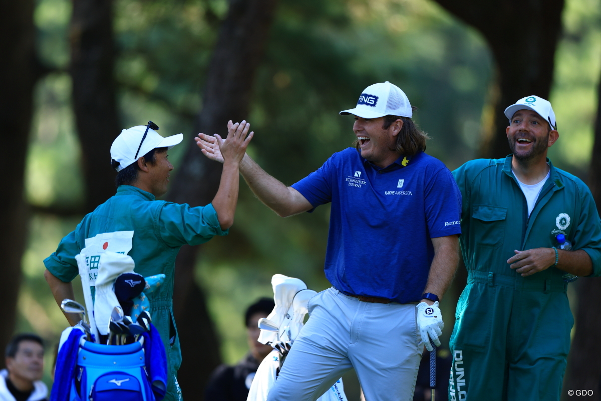 6番ホールインワンで歓喜