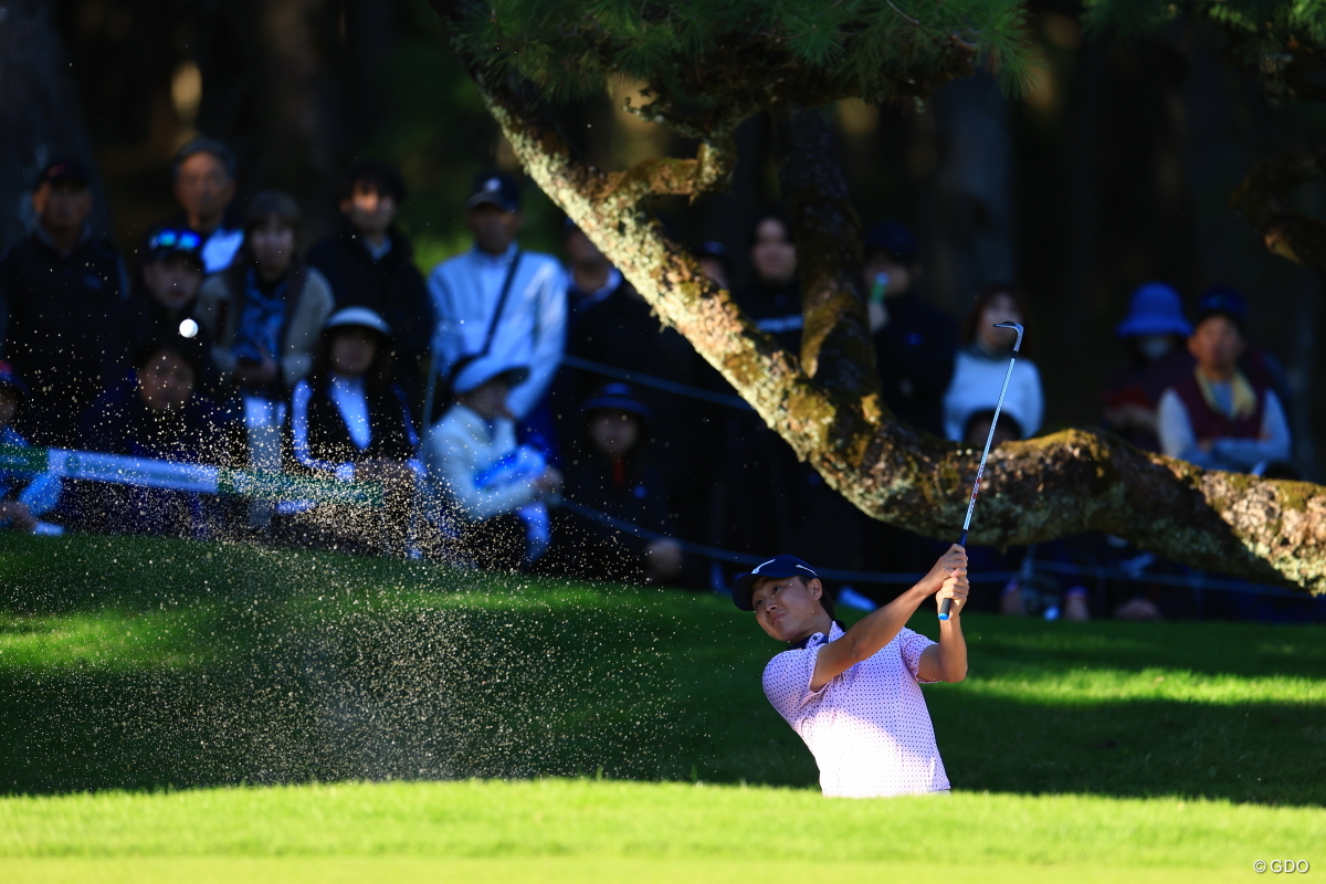 18番サードショットはバンカーから 2025年 ダンロップフェニックストーナメント 3日目 平田憲聖