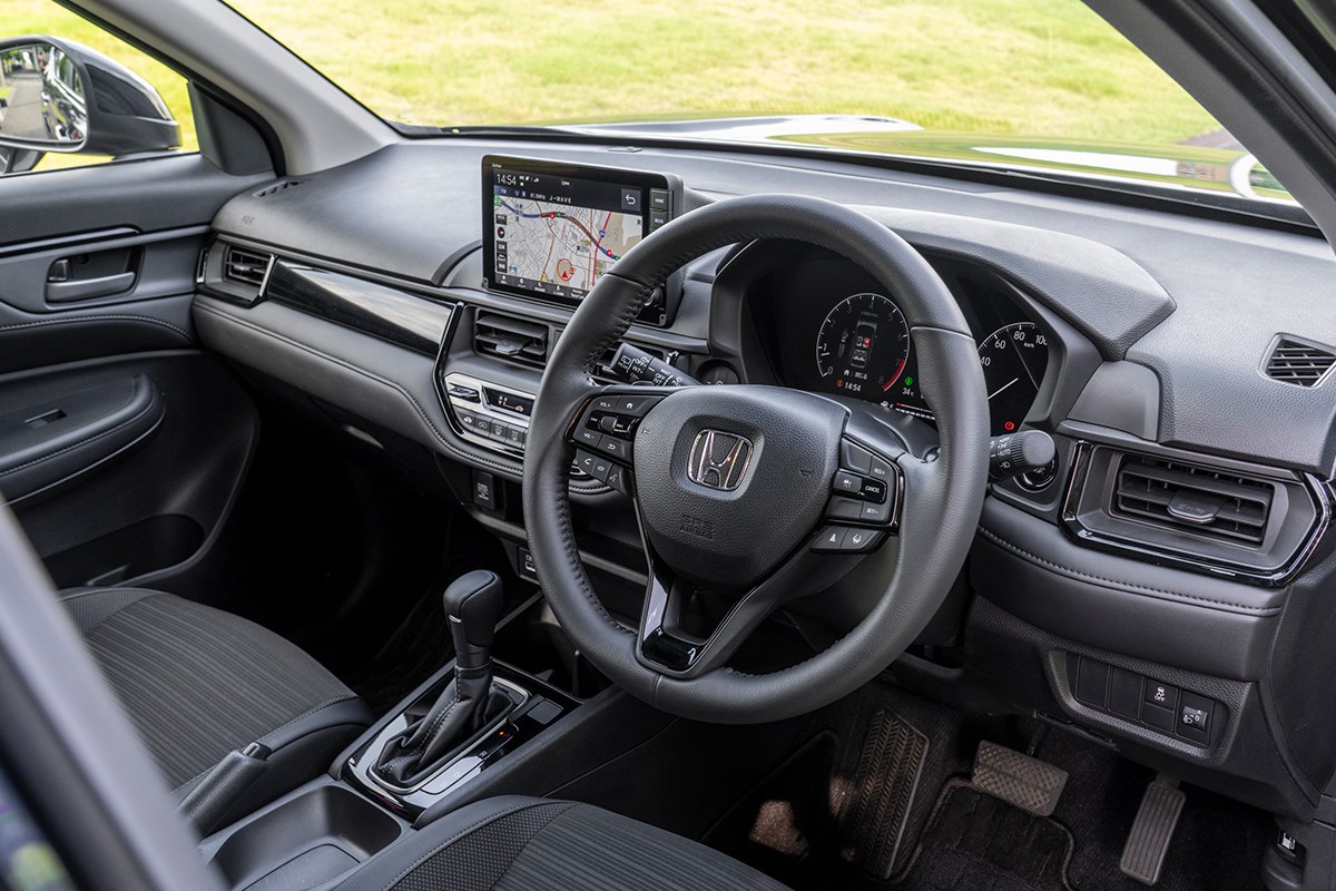 キャディバッグ積載量調査 WR-Vの運転席周り