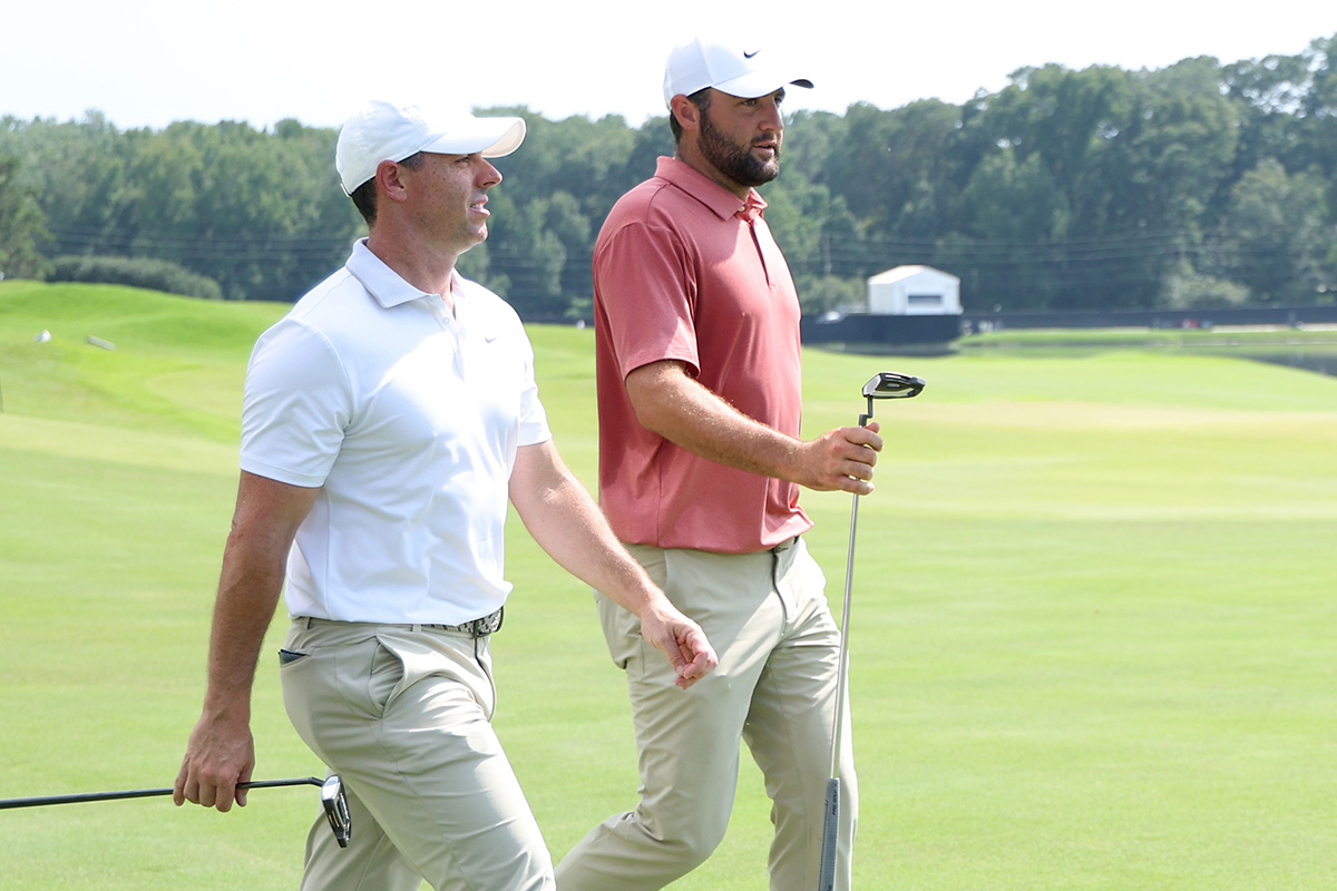 シェフラーもマキロイ(左)もマレット型のパターを使用する(Kevin C. Cox Getty Images)