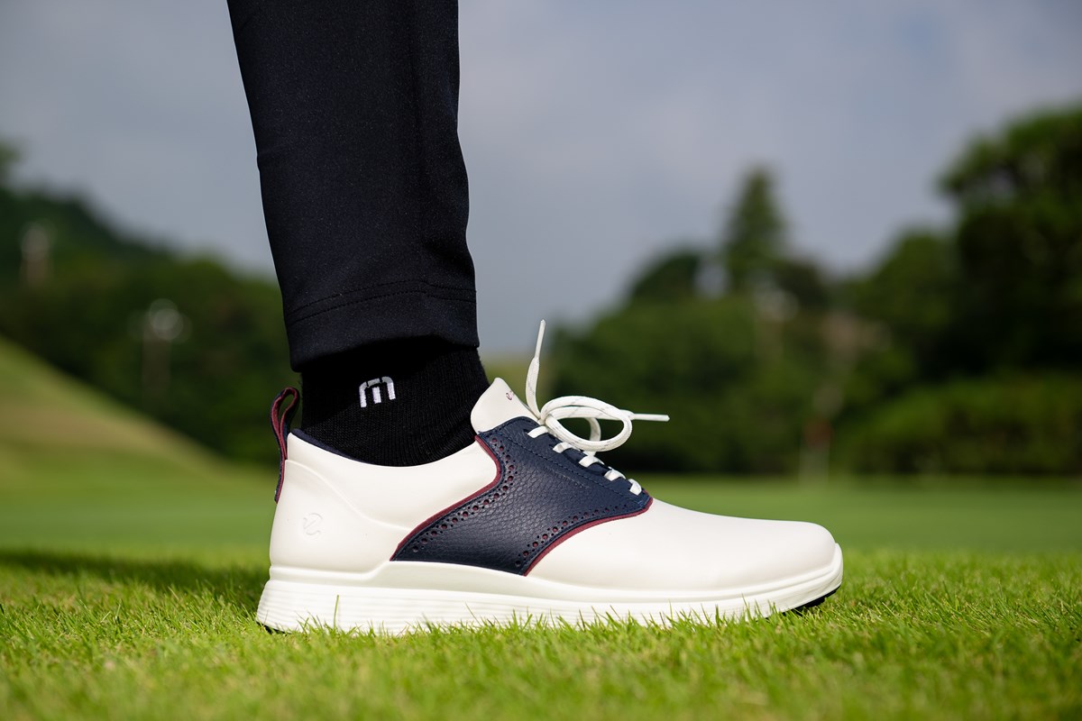 2025秋冬 新作ゴルフシューズ試し履きレポート エコー S-CASUAL サドルにはクラシックな美しさを表現