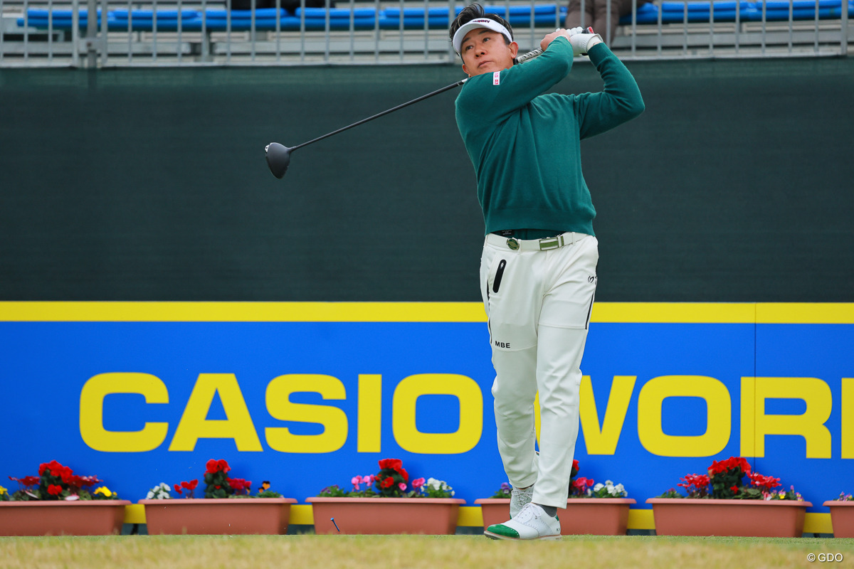 シードを獲得したいところ 2025年 カシオワールドオープンゴルフトーナメント 初日 上井邦浩
