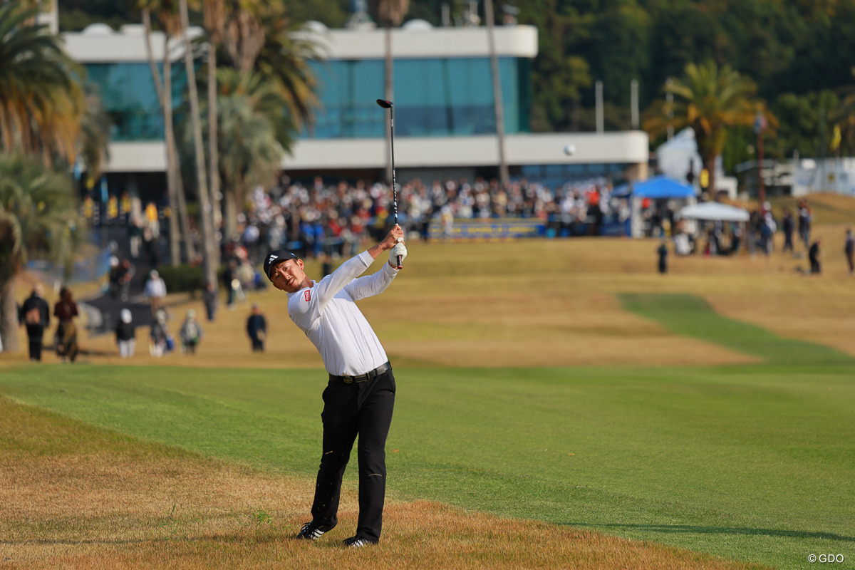 綺麗なスイングで 2025年 カシオワールドオープンゴルフトーナメント 初日 岩崎亜久竜