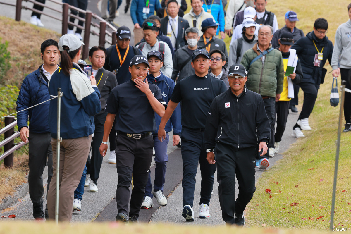 ブラックコーデ3人組 2025年 カシオワールドオープンゴルフトーナメント 初日 岡田晃平 松坂大輔 宮里優作