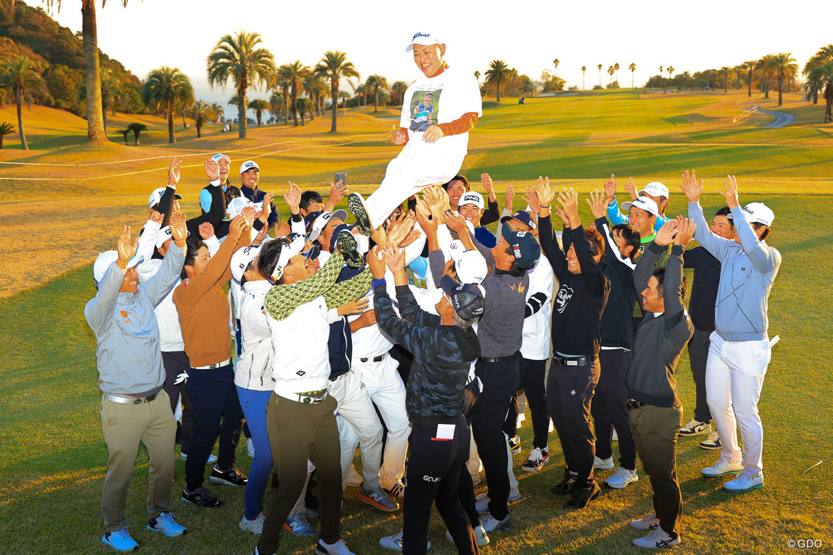 すごい飛んでる笑