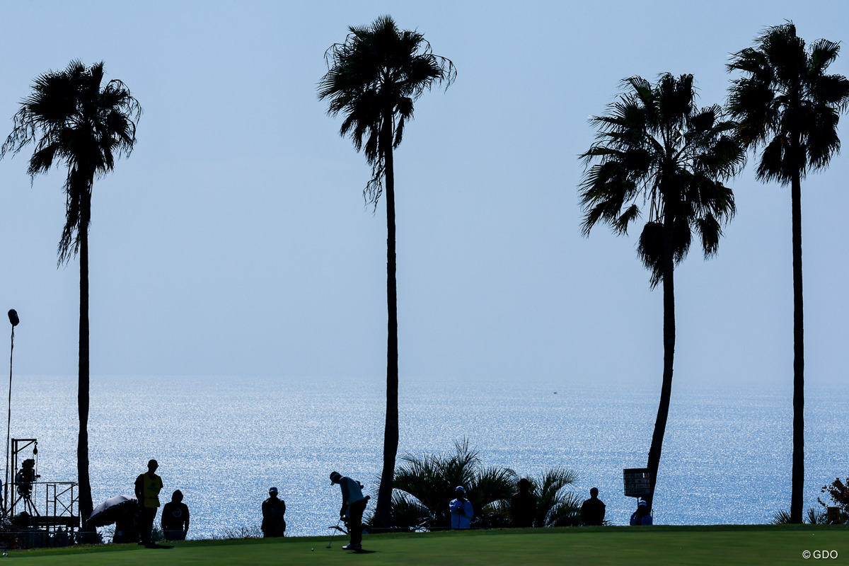この海で育った 2025年 カシオワールドオープンゴルフトーナメント 2日目 片岡大育