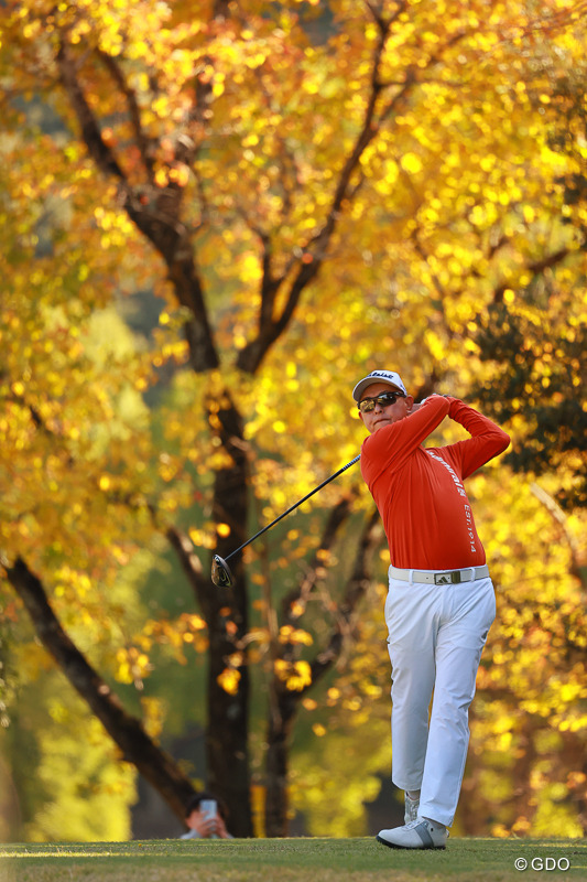 秋らしいウェアで 2025年 カシオワールドオープンゴルフトーナメント 2日目 谷口徹