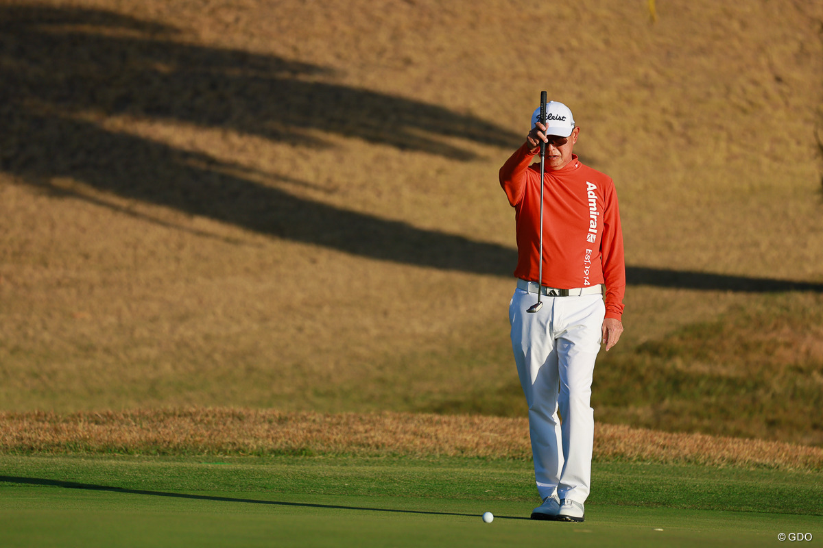 レギュラーツアー最後の一打もいつものルーティンで 2025年 カシオワールドオープンゴルフトーナメント 2日目 谷口徹