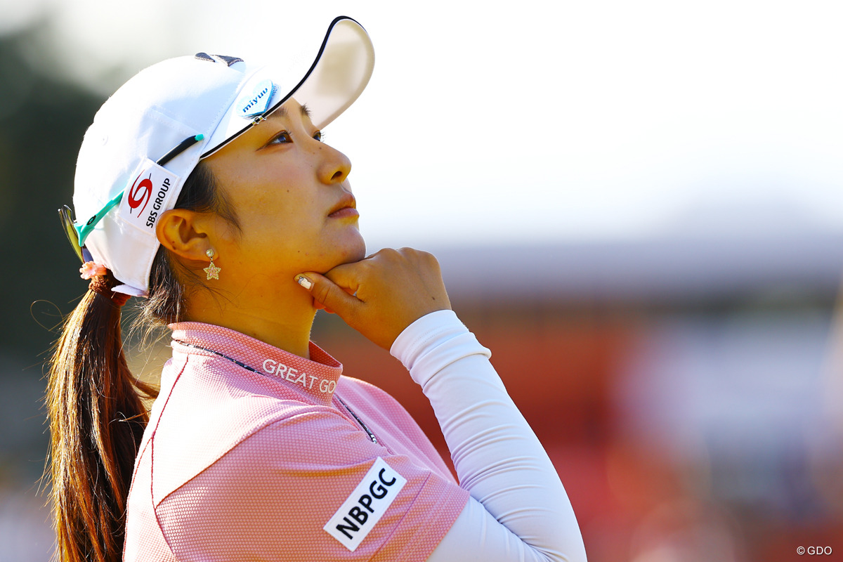 考える人 2025年 JLPGAツアーチャンピオンシップリコーカップ 3日目 阿部未悠