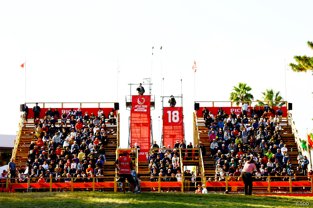 リコー名物ウッドスタンド 2025年 JLPGAツアーチャンピオンシップリコーカップ 3日目 阿部未悠