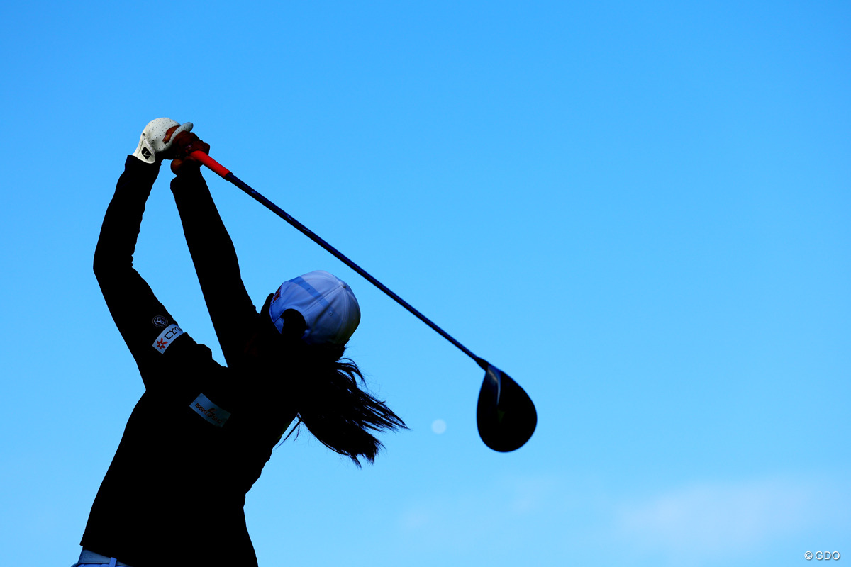 空に向かって 2025年 JLPGAツアーチャンピオンシップリコーカップ 4日目 金澤志奈