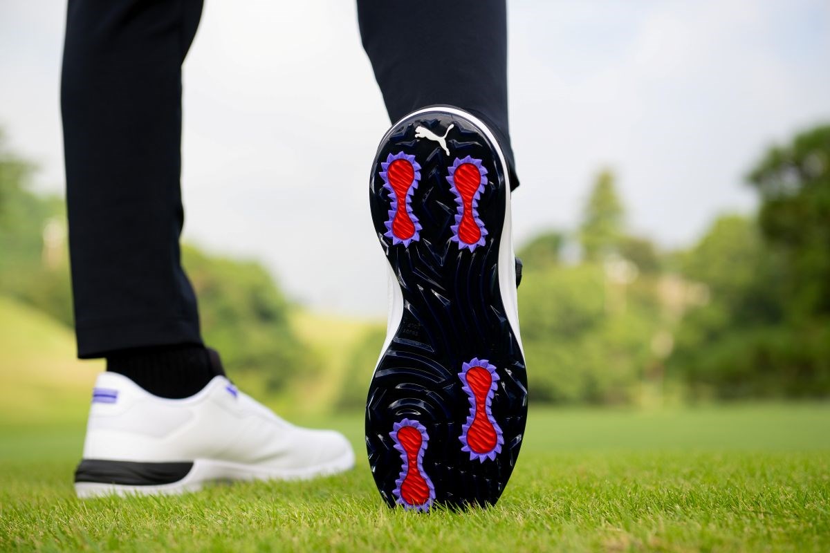2025秋冬 新作ゴルフシューズ試し履きレポートプーマ パワーアセンド ニトロ ディスク スパイクに使用している素材と同じ材質でしっかりグリップ