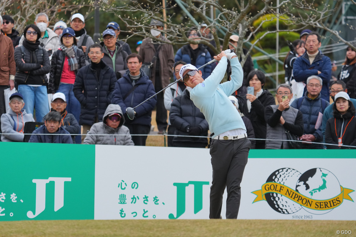 3日目をプレーするソン・ヨンハン 2025年 ゴルフ日本シリーズJTカップ 3日目 ソン・ヨンハン