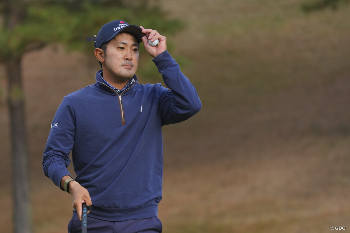 17番は2オンして楽々バーディ。 2025年 ゴルフ日本シリーズJTカップ 3日目 金谷拓実