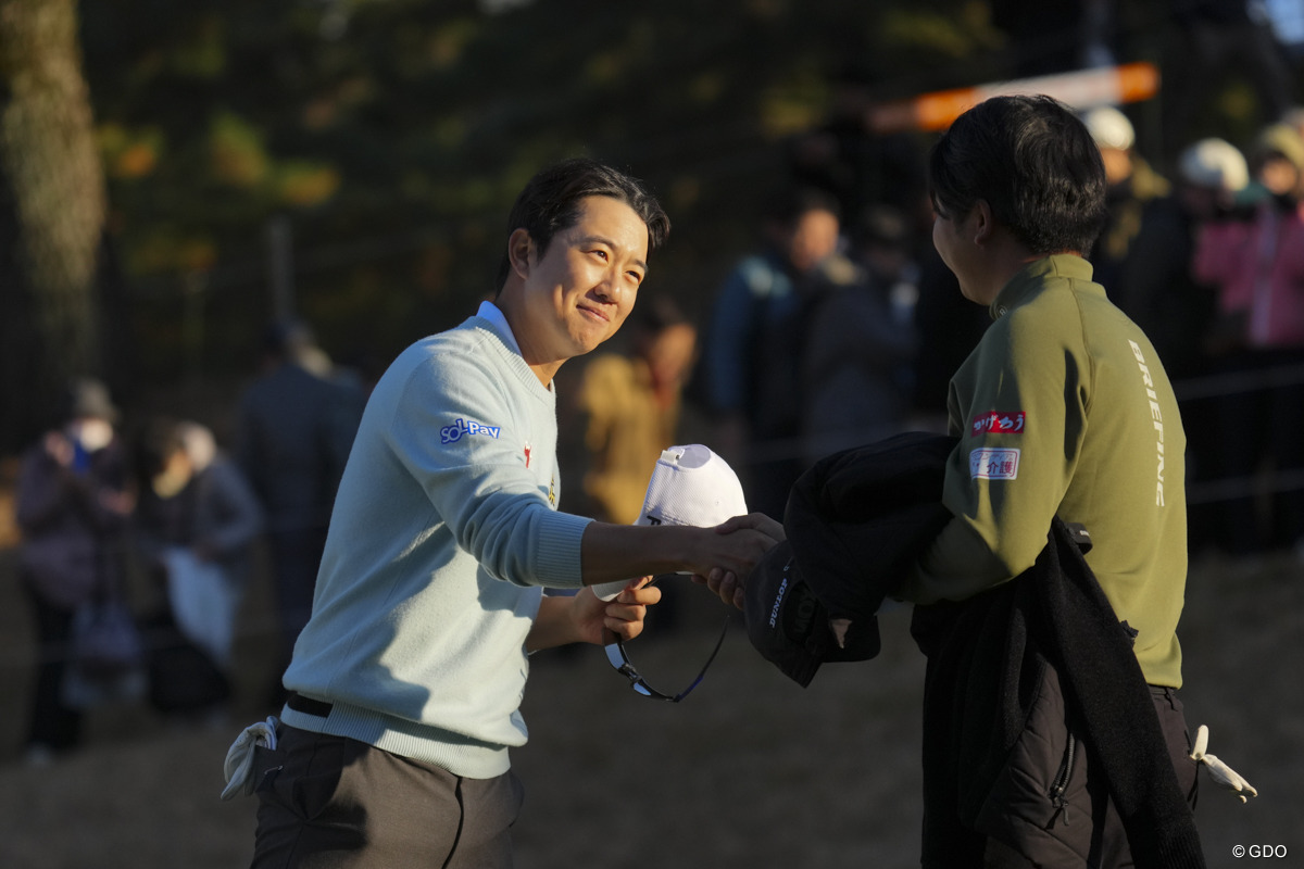 今年は日本人選手しか優勝してないんだね。ヨンハンが止められるか…。 2025年 ゴルフ日本シリーズJTカップ 3日目 ソン・ヨンハン