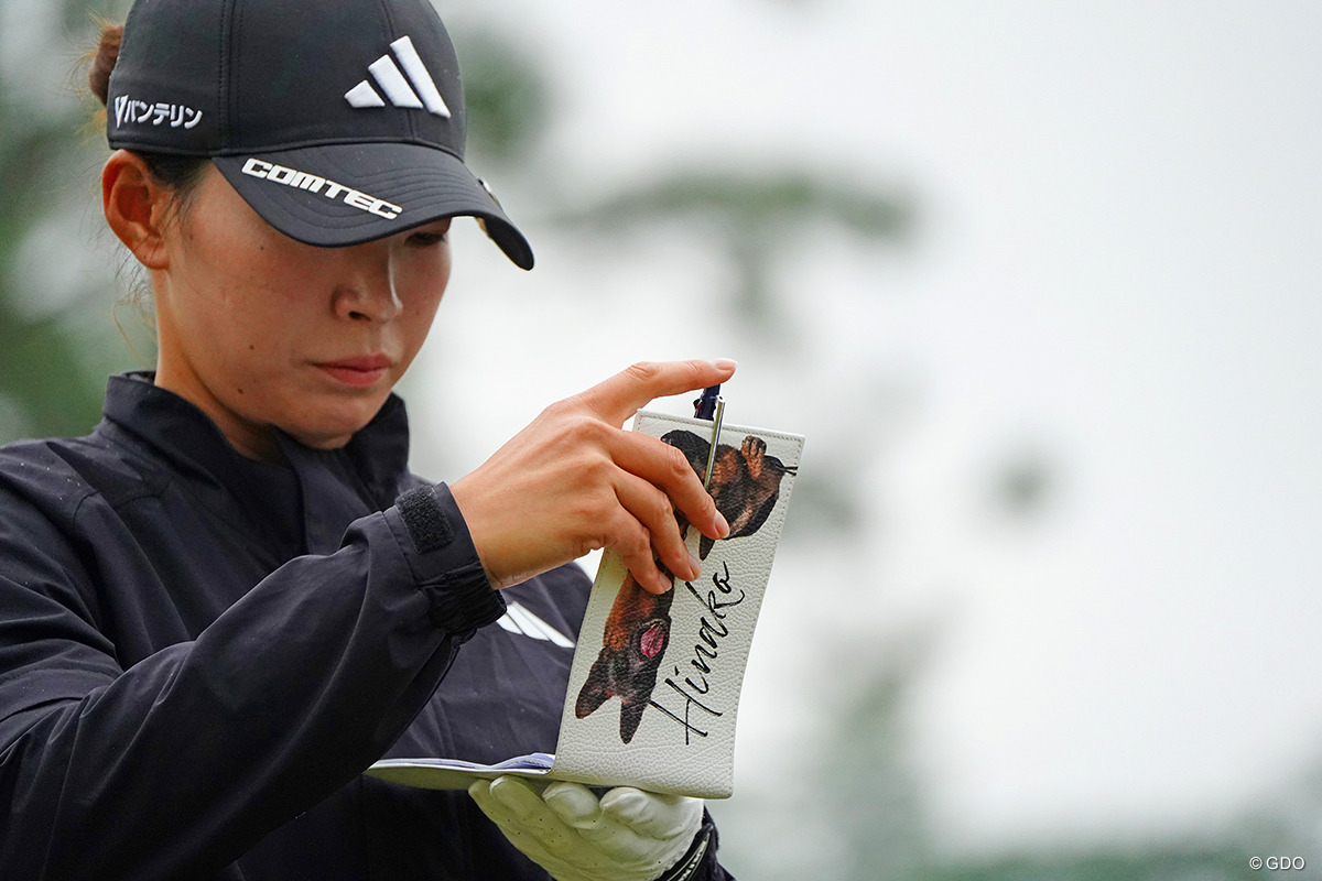 残り3日、25位タイまでが限定的な出場資格を得る