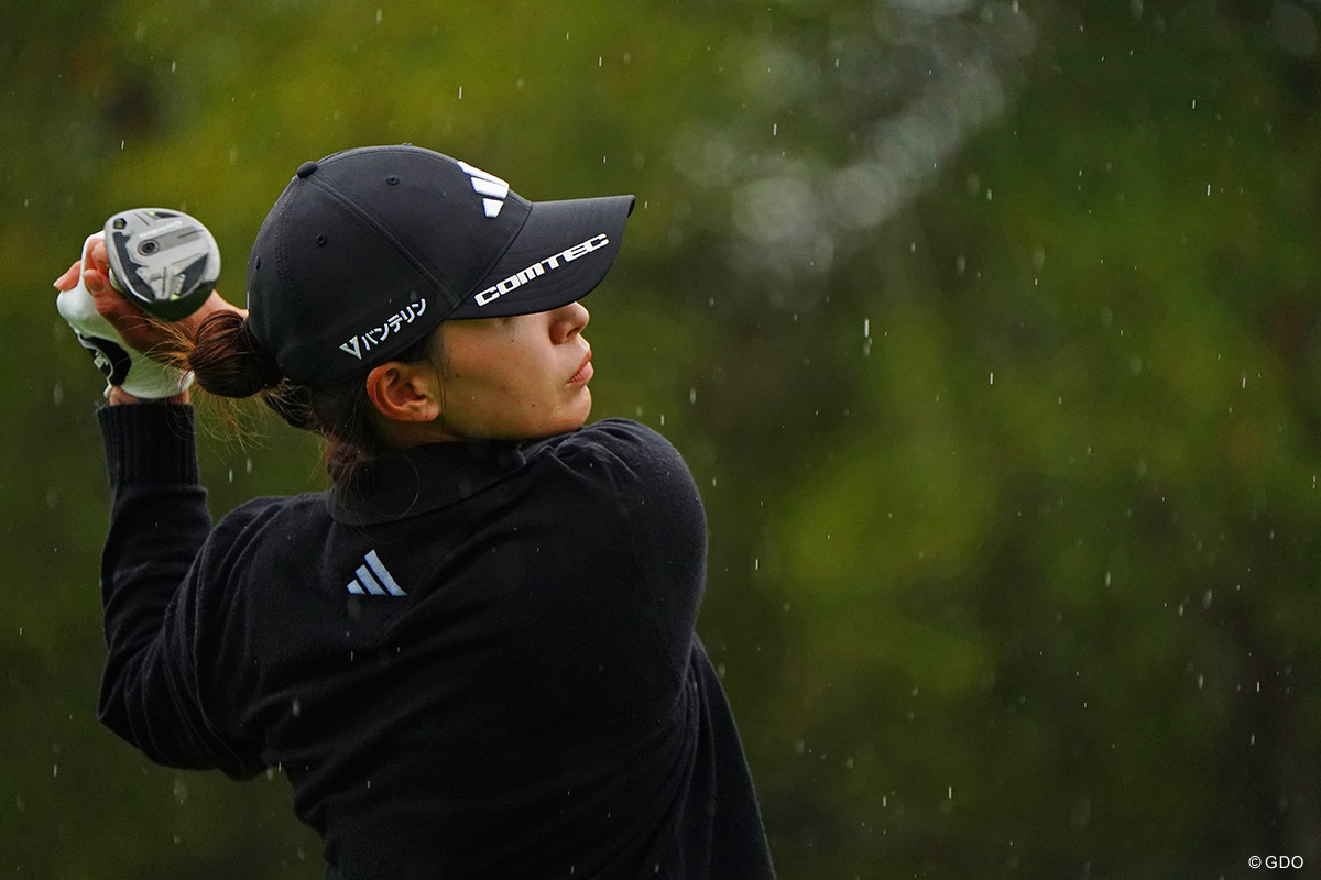 渋野日向子は雨の第2ラウンドをパープレー「72」