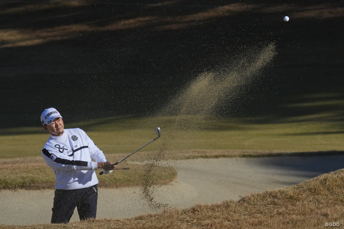 美しい砂の飛び。 2025年 ゴルフ日本シリーズJTカップ 最終日 今平周吾