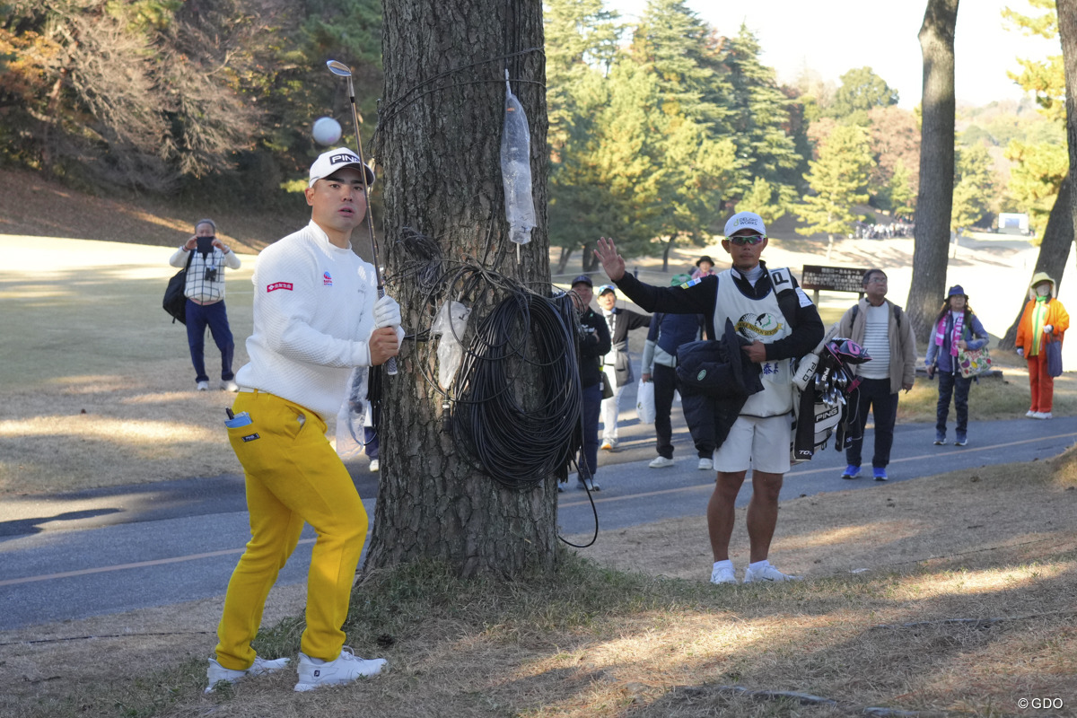 執念の左打ちも...