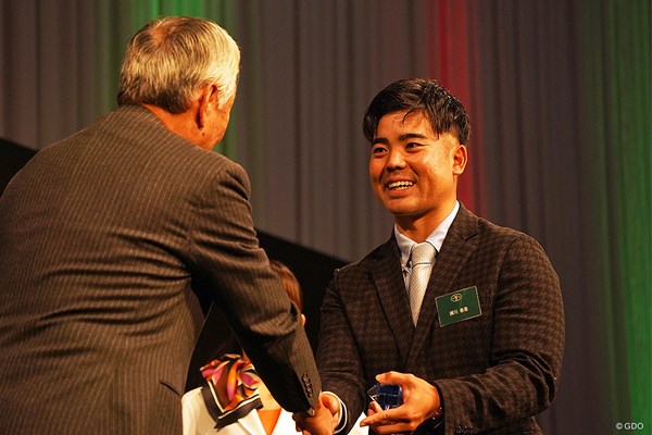 2025年 JGTO AWARDS 蝉川泰果 蝉川泰果が初の平均ストローク賞を受賞した