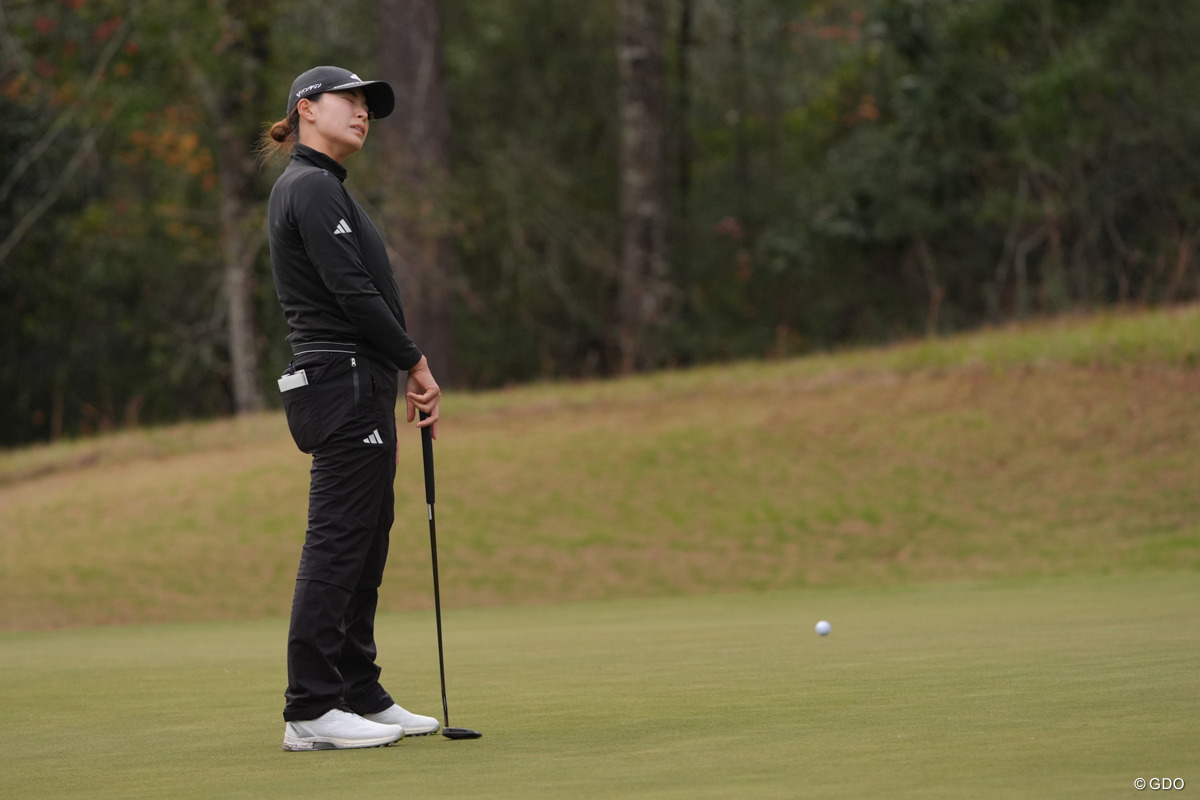 最終ラウンドは2連続バーディ先行から3ボギーを喫して7ホールを持ち越した