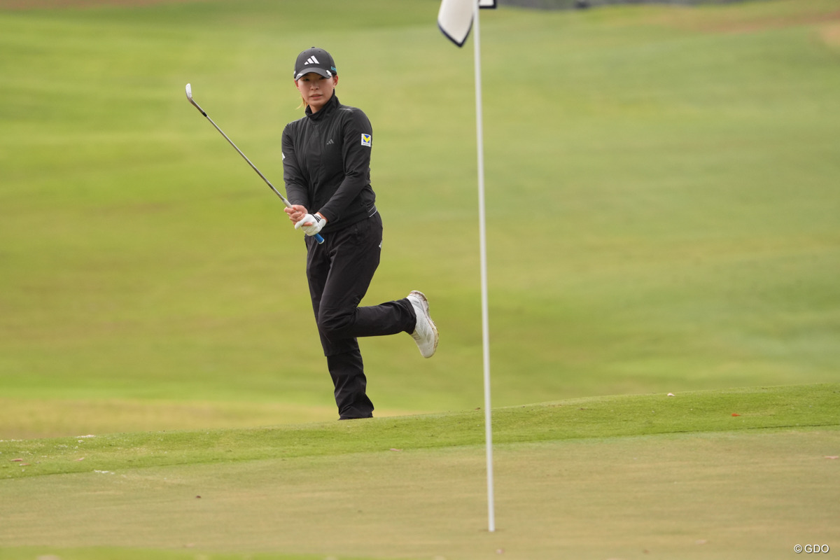 渋野日向子は朝にミラクルチップインもあったが…