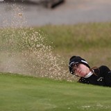 “泣きっ面に蜂”の痛恨ダボ 西村優菜は試練の21ホールで当落線上に後退