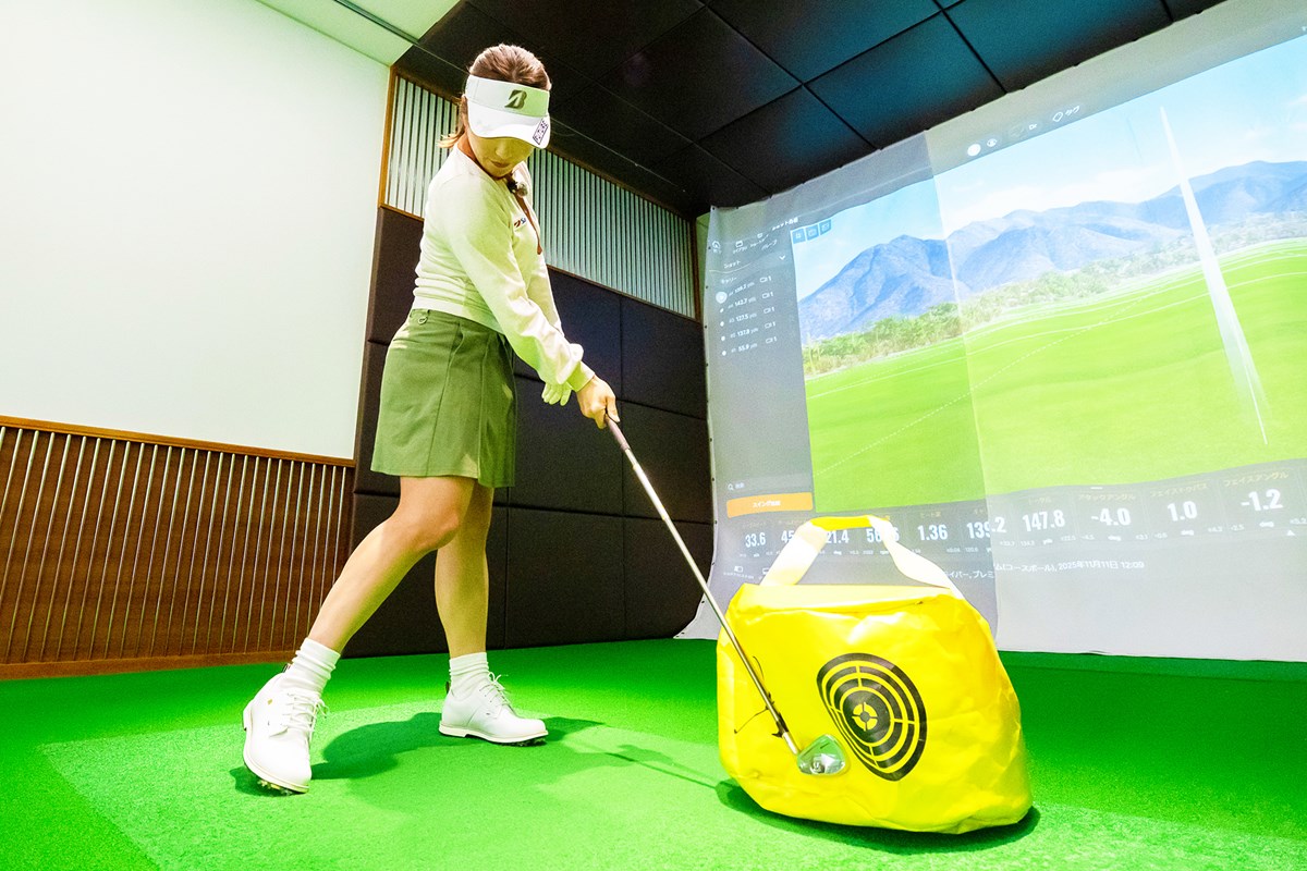 「打ち込む」「叩く」「乗せる」…アイアンの当たりを分厚くするイメージ、正解は！？ 堀奈津佳