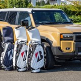 トヨタ「ランドクルーザー250(7人乗り)」にキャディバッグ何個積める? やっぱりランクル!4つ載せても大丈夫っ♪