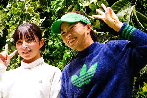 2025年 渋野日向子 アディダスジャパンのイベントに参加。ピースサインではなくスリーストライプスの「3」でポーズ