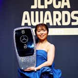 年間女王・佐久間朱莉が4冠「思い描いた以上にいいシーズン」 樋口久子に特別功労賞/JLPGAアワード