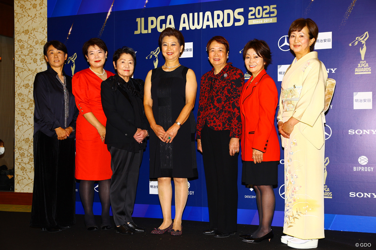 圧倒的な小林会長、優しげな樋口さん 2025年 JLPGAアワード 小林浩美 樋口久子