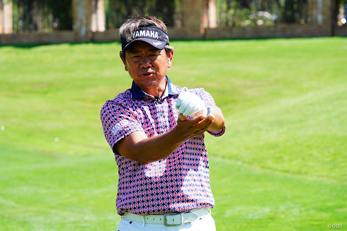 打ち上げは打ち込み厳禁！ 正解はボールの近くに立って「すくい打ち」【藤田寛之アプローチのレシピ#13／打ち上げ】