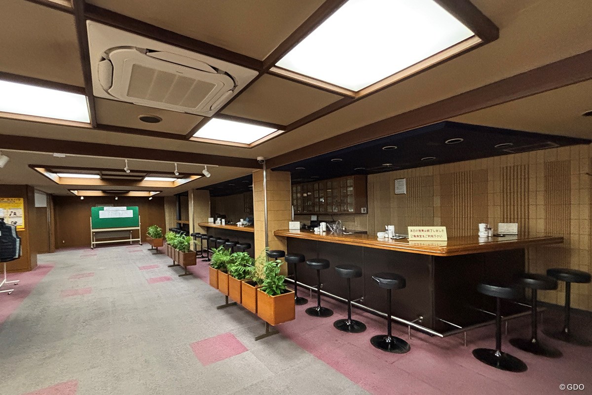 「世界最先端の設計で井上誠一がReBORN」春日井カントリークラブ／ゴルフ場Gメンが行く#11 昔ながらのコーヒーカウンターも変わらず営業