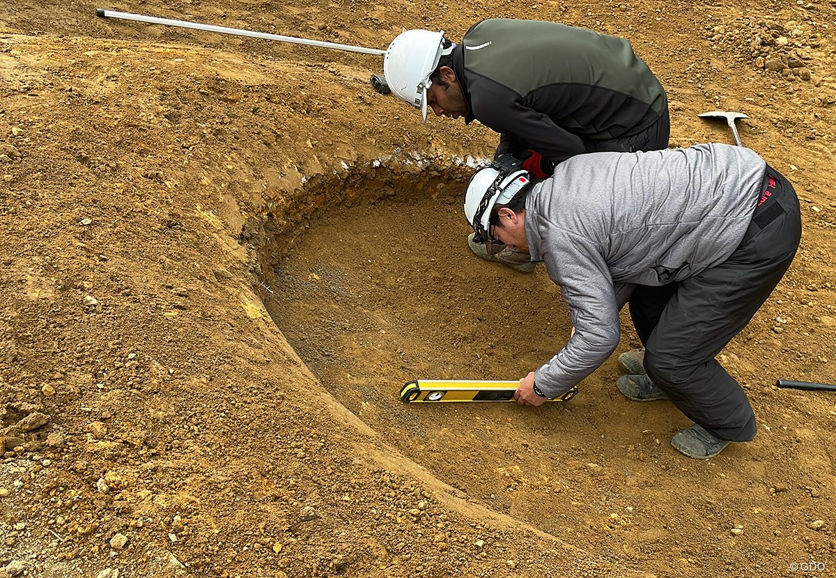 「世界最先端の設計で井上誠一がReBORN」春日井カントリークラブ／ゴルフ場Gメンが行く#11 バンカーは砂の保持角度を考慮して全て角度を合わせて作られた（写真：春日井カントリークラブ提供）