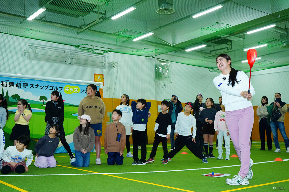 デモンストレーションでは子どもリクエストに応えるショットを披露
