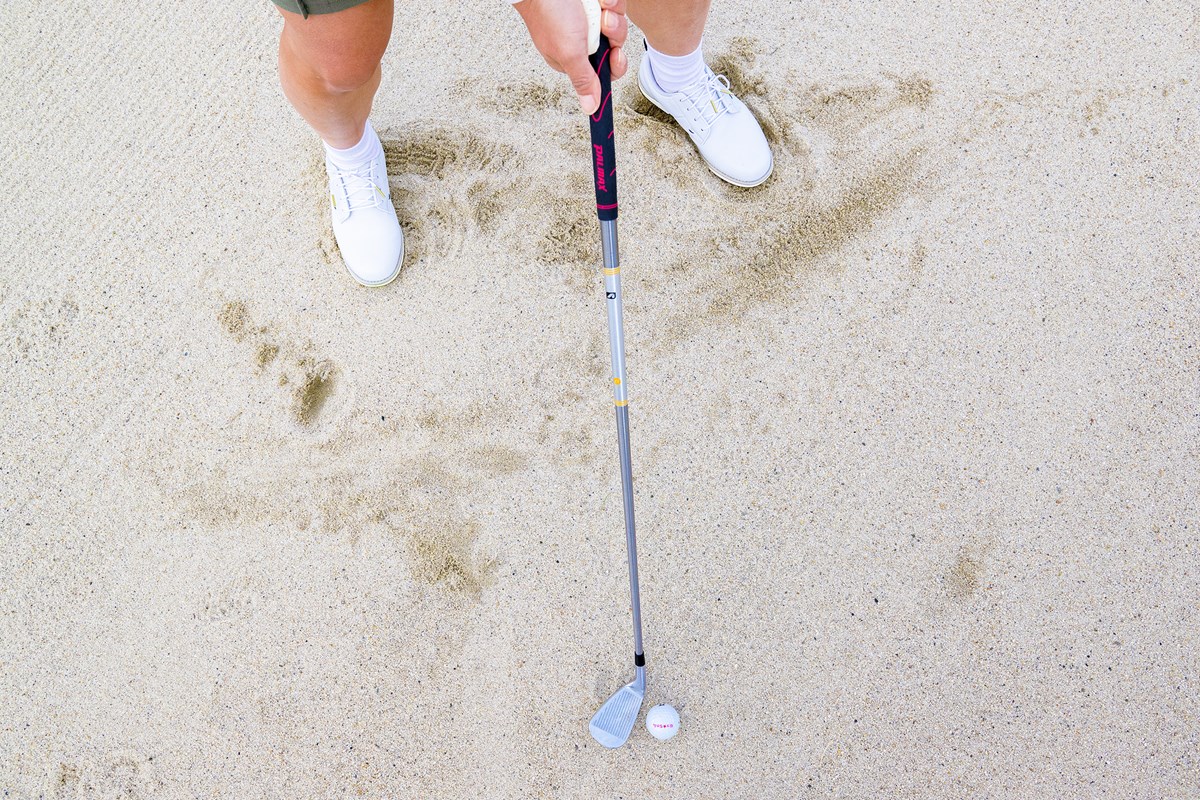 バンカーは全てSWと思ってない？ 番手を変えて距離の階段を作る対処法 堀奈津佳