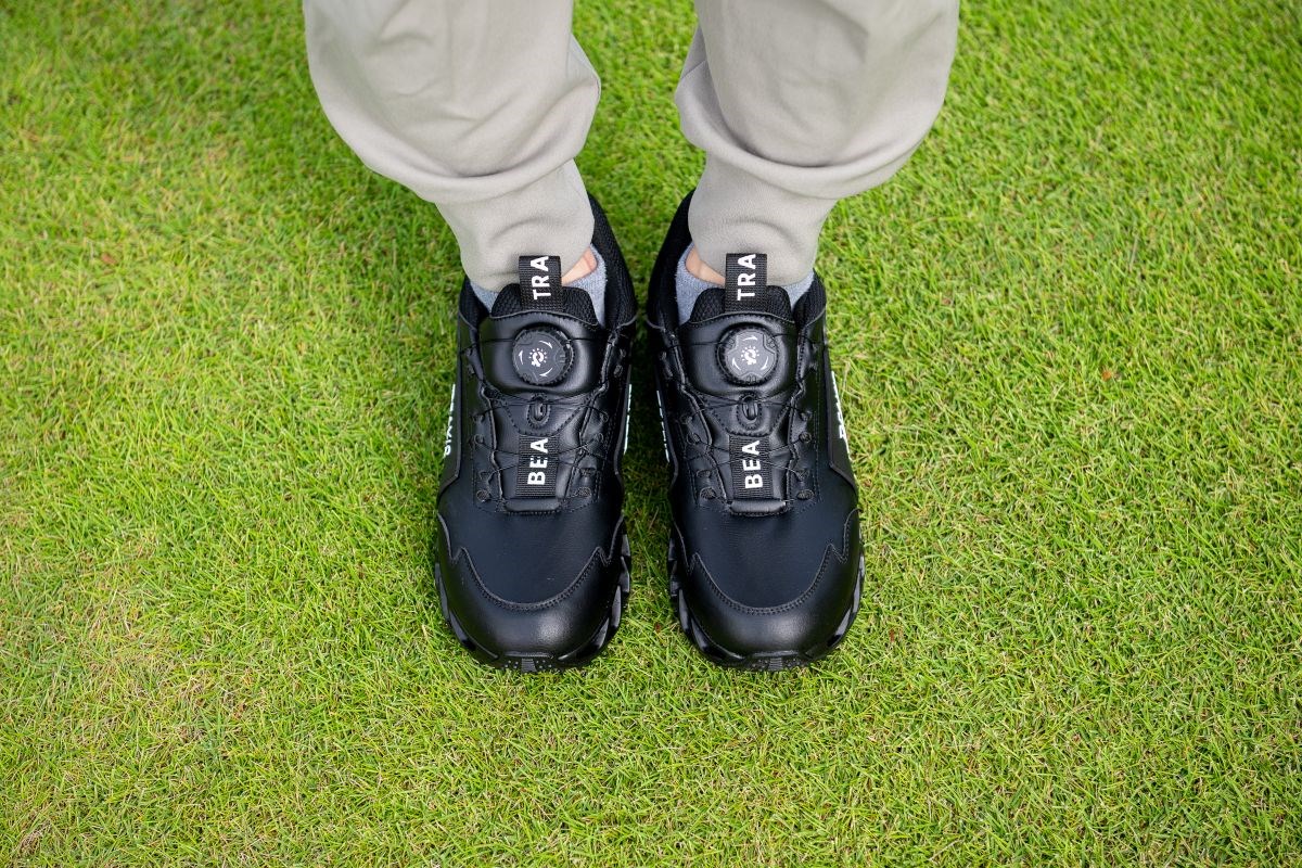 2025秋冬 新作ゴルフシューズ試し履きレポート ビーアクシス バラスコアターフ