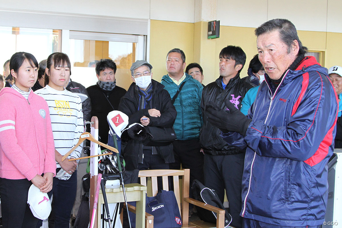 2020年のジュニアレッスン会で熱弁を奮う尾崎将司さん