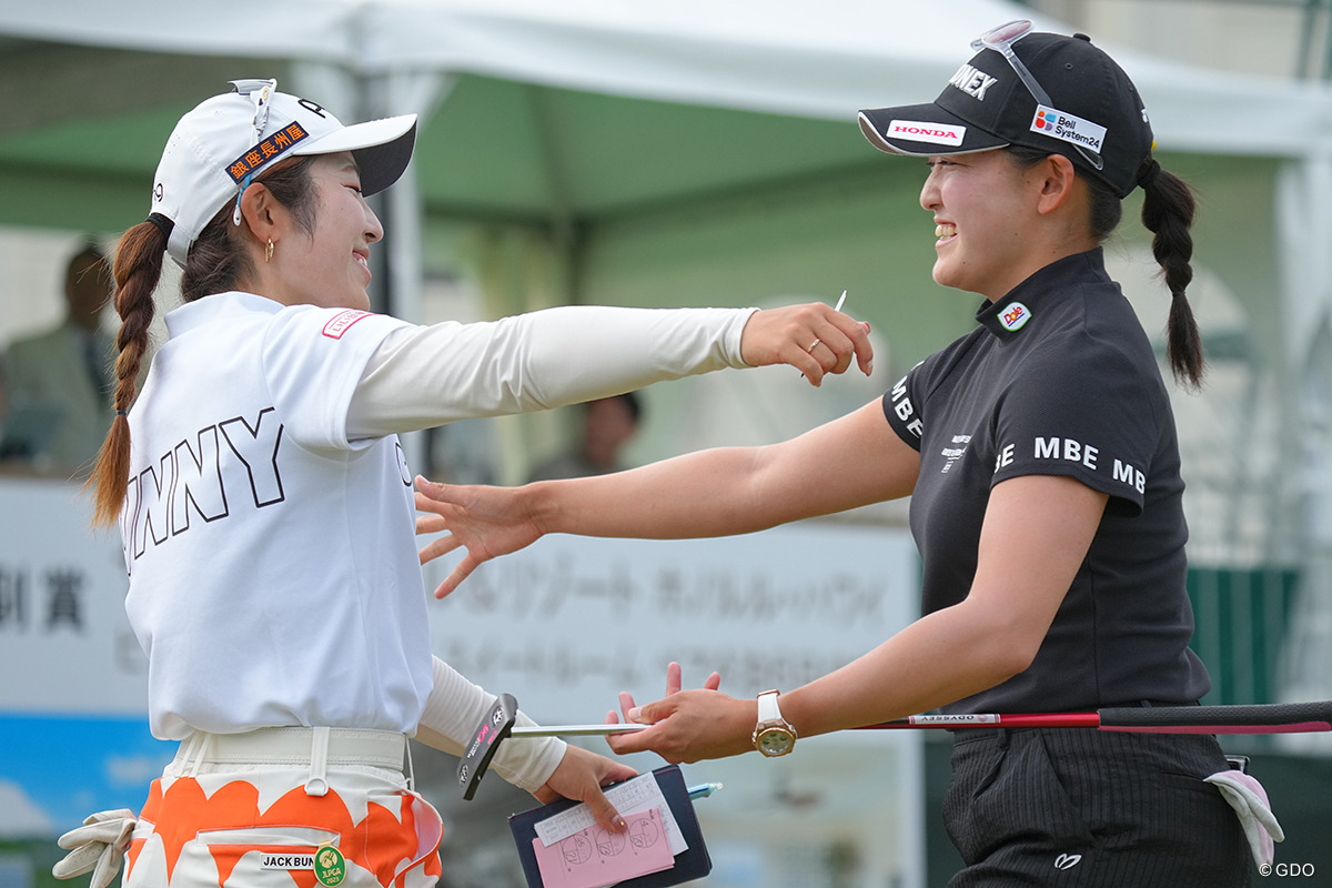 ともに年女として新シーズンを迎える佐久間朱莉（左）と岩井千怜