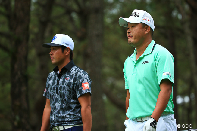 ともに1978年生まれの谷原秀人（左）と小田孔明